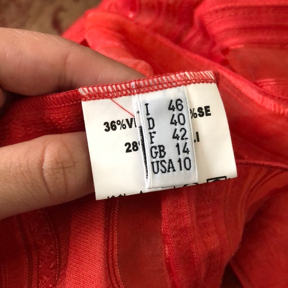 red/orange top - Picture 4 of 4